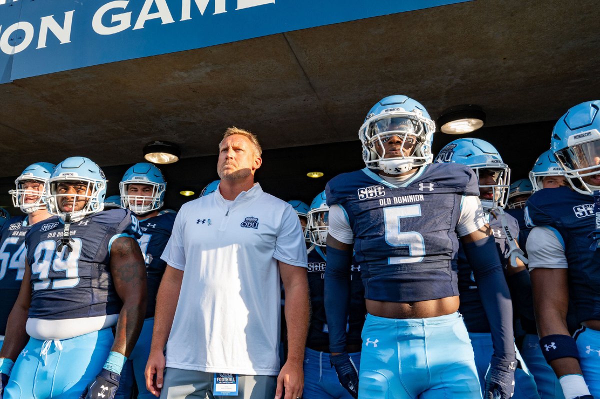 Nigel_Arthur50's tweet photo. After a great conversation with Coach Irokansi I'm beyond grateful to announce that I have officially received an offer from Old Dominion University football.  #AGTG 

@SSSAS_Football 
@CoachVic_ 
@JohnMorgan6__ 
@Coach___V https://t.co/yiscccGjGx