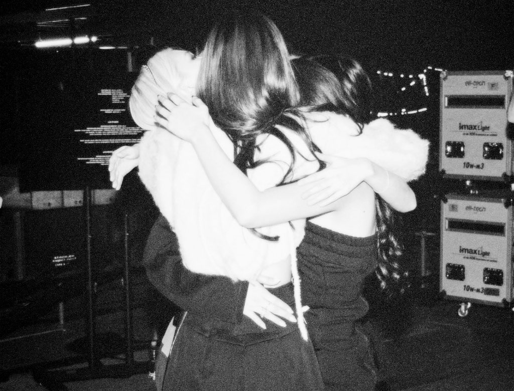 yk2aii's tweet image. then                                        now