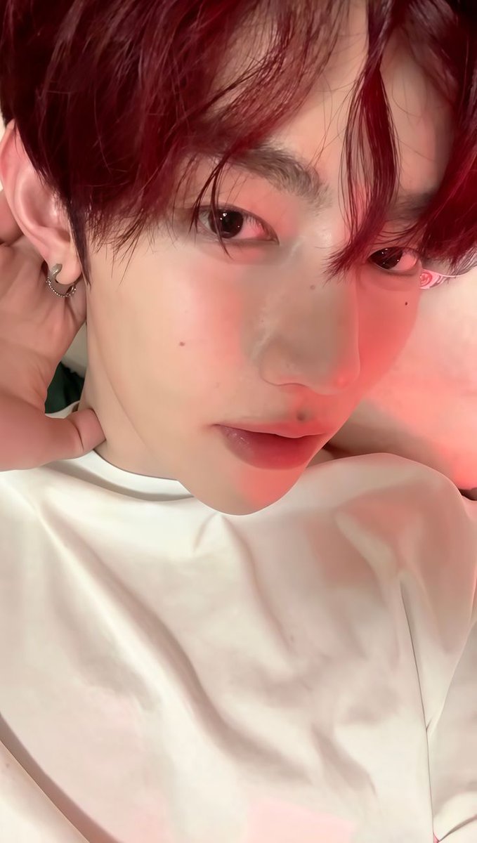 pixieneul's tweet image. does he know he's everyone's dream omega