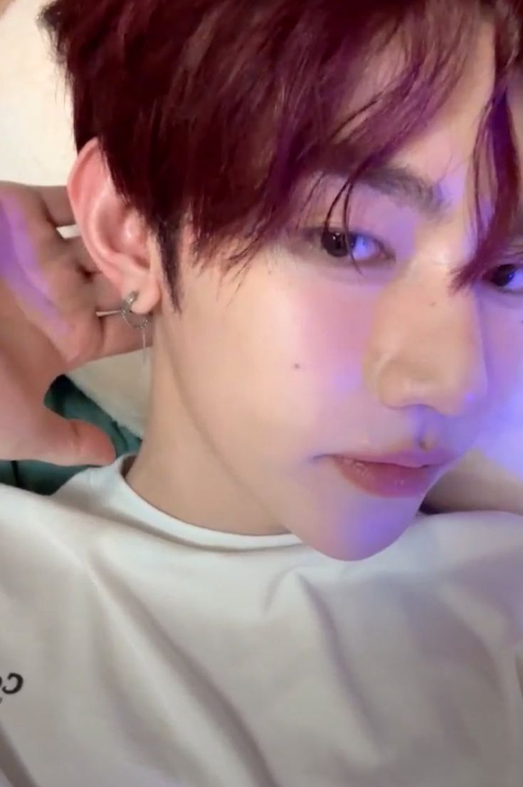 pixieneul's tweet image. does he know he's everyone's dream omega