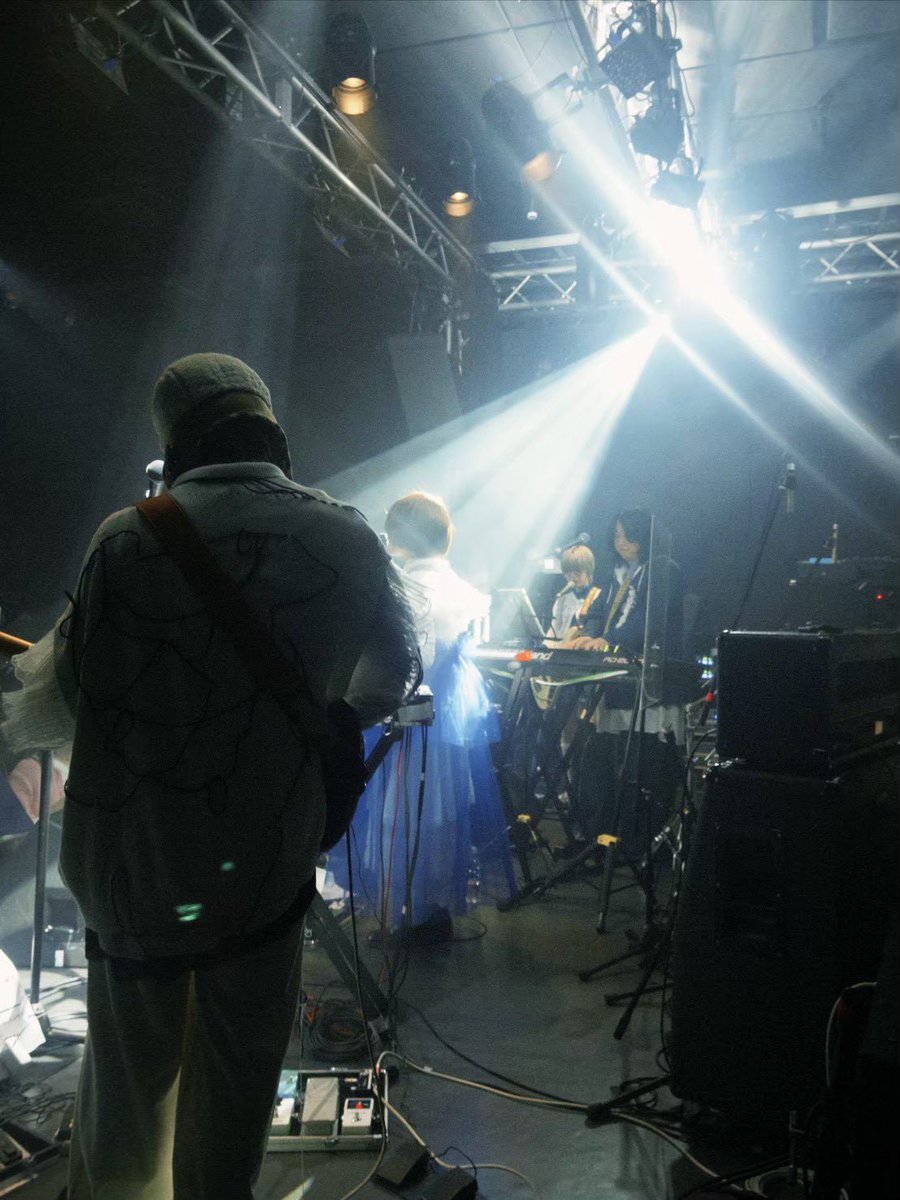 不眠旅行ラストワンマンライブ
旅のおわりに大阪公演より

とけr / caffeine のLive Videoを公開✧˖°
▶︎ youtu.be/UO90JMRFKxs

そして本日より
旅のおわりに大阪公演/東京公演
それぞれの入場特典に封入されております
QRコードから"各ライブ全編"の映像を
ご視聴いただけます🧳