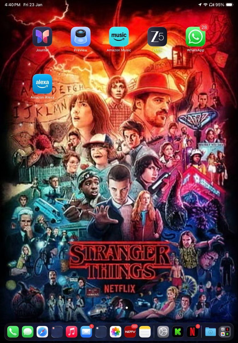 soral88's tweet photo. Watching #StrangerThingsDay #StrangerThing #Netflix https://t.co/QtzKN28rz8