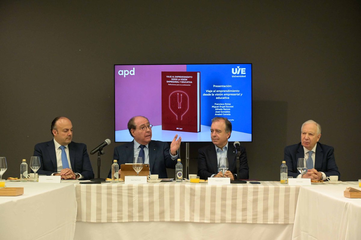 Nuevo libro de UIE y <a href="/APDasociacion/">APD</a> 

Viaje al emprendimiento desde las visiones empresarial y educativa

Un análisis riguroso sobre cultura emprendedora desde la empresa, educación y la sociedad. Emprender: clave para el desarrollo económico y social.

uie.edu/viaje-al-empre…