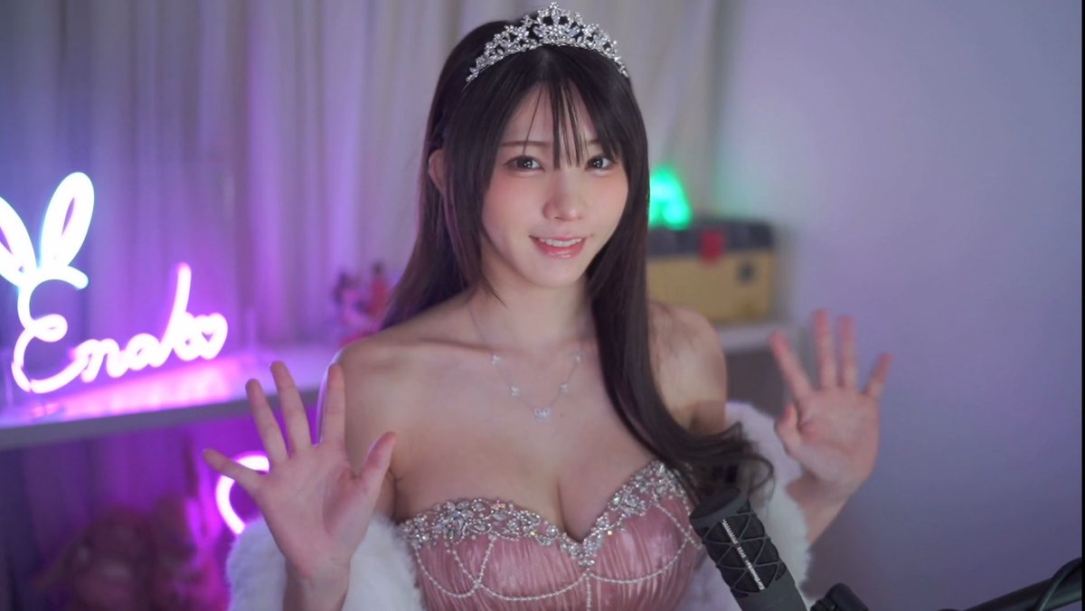 ピンクのドレスにティアラえなこ超可愛すぎヤバすぎるーーー！うわああああ！！😭💓💓💓💓💓💓

💓▶︎twitch.tv/enako_chan

#えなこ 
#えなこりん