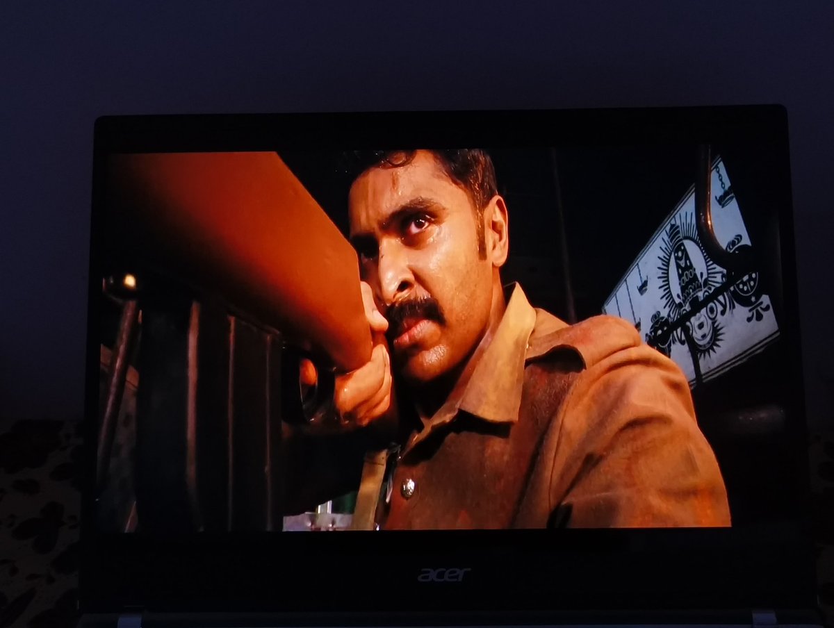 kaarimekashi__'s tweet photo. 5 minutes into the movie and i witness a peak cinema....

Nw: https://t.co/95bqdCITUR