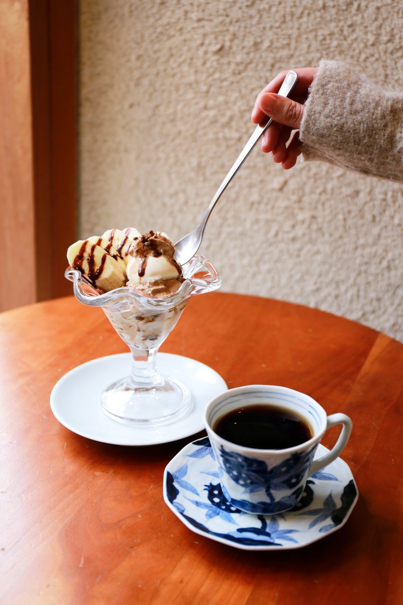 【 世田谷店 】新作パフェ登場！（〜2/25まで）
コーヒーの素材をふんだんに使った堀口珈琲でしか味わえない、チョコバナナ仕立てのパフェができました。合わせてほしいのは、深煎りのコーヒー。中でも現在ご用意している「コロンビア ラ・クンブレ農園 イタリアンロースト」とは相性抜群です！