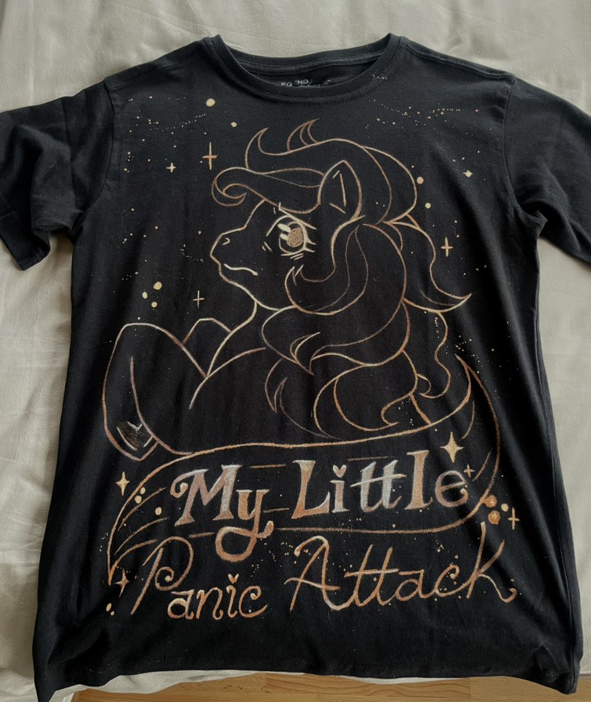 Blue (Official Pony Gurl) tweet media