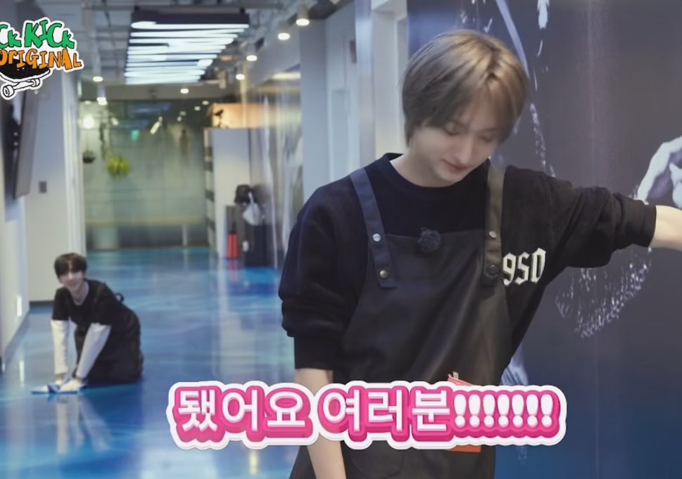 flwr_flip's tweet image. ? 동현이 뒤에서 뭐해 ?