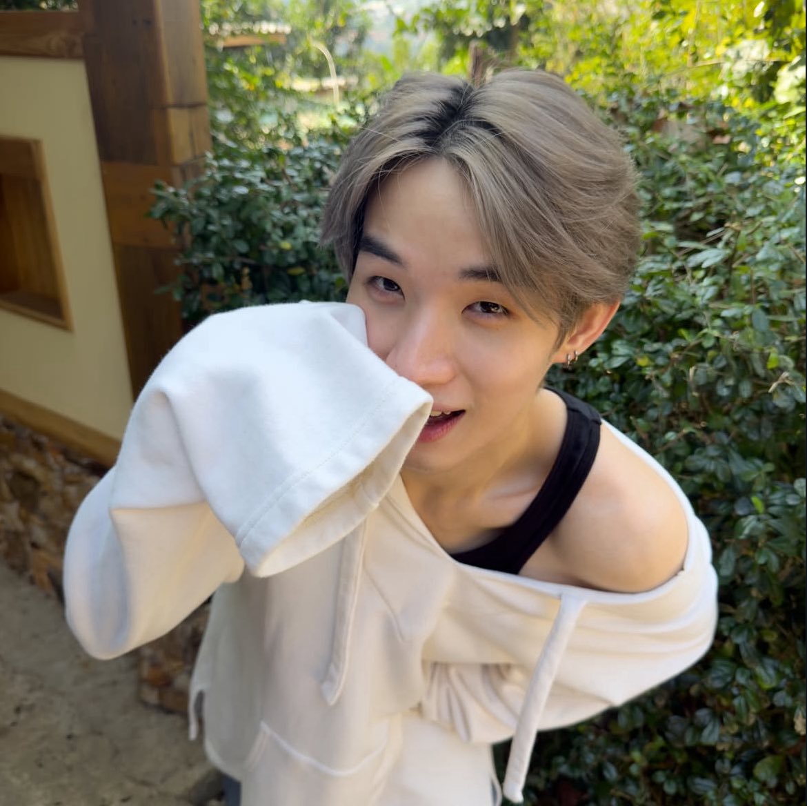 ᴊᴇɴᴀɪ tweet media