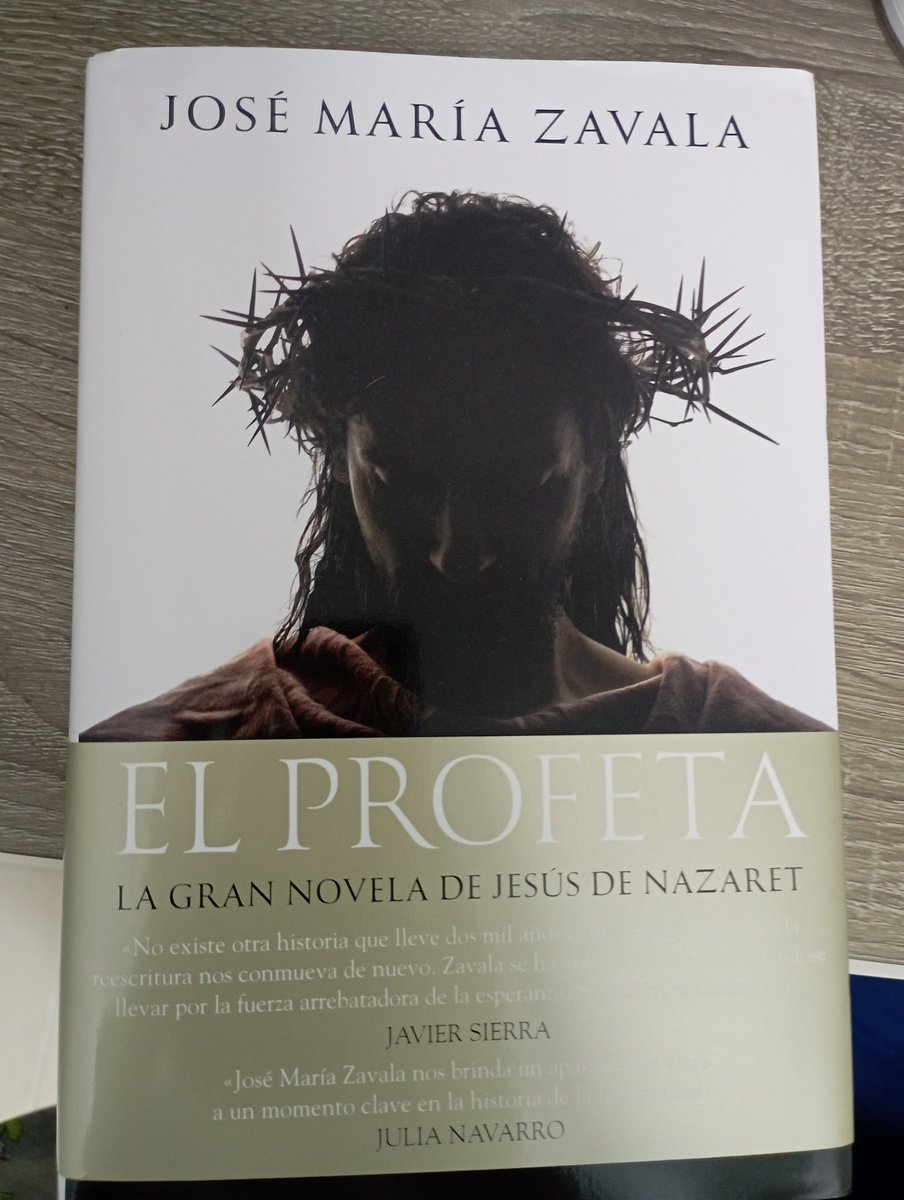 charimadrolo's tweet photo. @JMZavalaOficial @penguinlibros @casadellibro @elcorteingles @Fnac_ESP @amazon @LibreriasSP A mí los reyes , un pelín retrasados, pero me lo acaban de hacer llegar. Deseando de empezarlo https://t.co/Zg4vx2Ropw