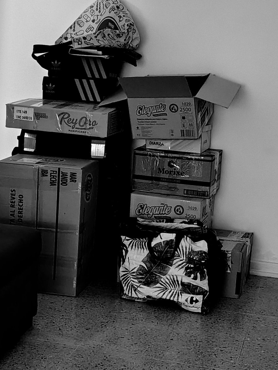 al final la vida pone a cada quien en su lugar. #MiFotoBang del comienzo de la aventura que elegimos tener. para <a href="/revista_bang/">Revista Bang !!</a> que seguro esta donde ama estar 💘✨💖❤️
#mudanza y van... esta es la última hasta el geriatrico