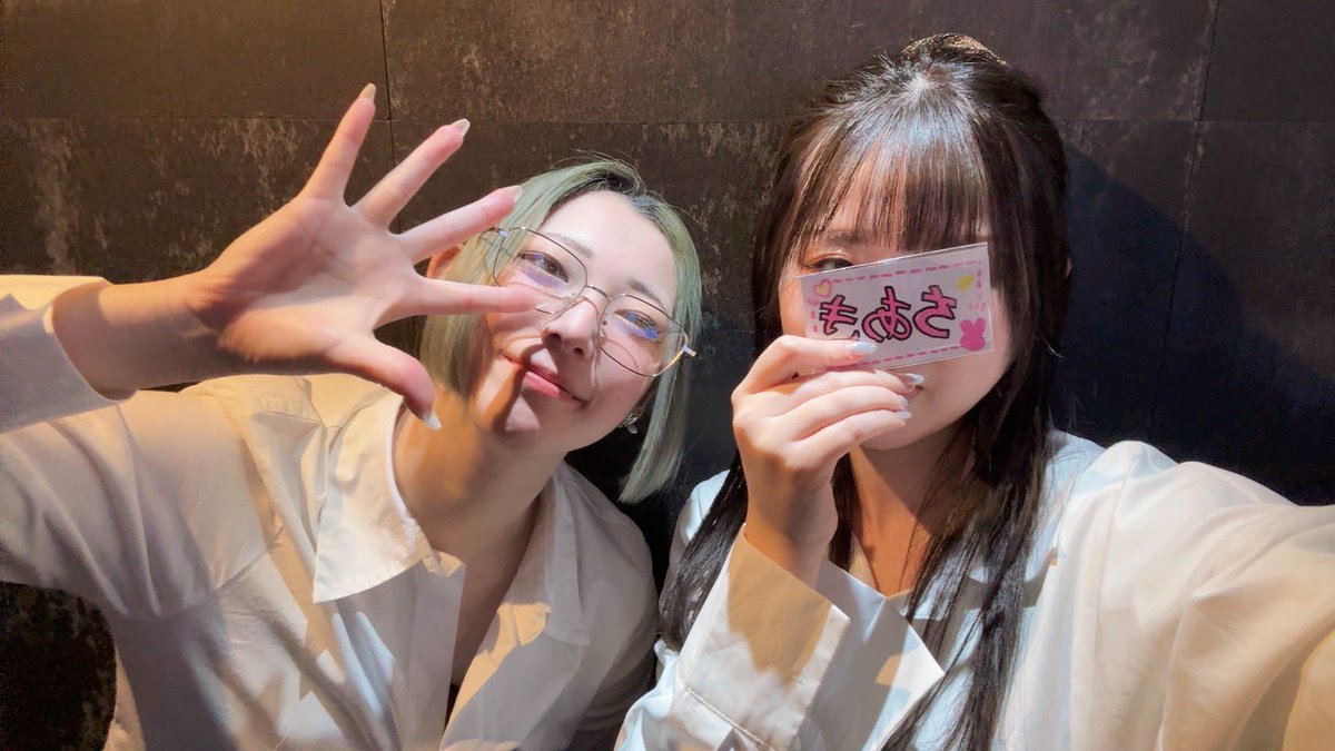 1月23日(金)出勤表🥂🫧

🩷20:00-24:00 ❄︎ すみ(<a href="/comfy_sumisumi/">すみ</a> )
🩷20:00-last ❄︎ ちあき
🩷22:00-last ❄︎ かなの
🩷24:00-last ❄︎ 🔰体験ちゃん

↓週間出勤情報↓
x.gd/0odOD

↓料金システム↓
x.gd/6pRuH

#ガールズバー  #PR #広島 #流川