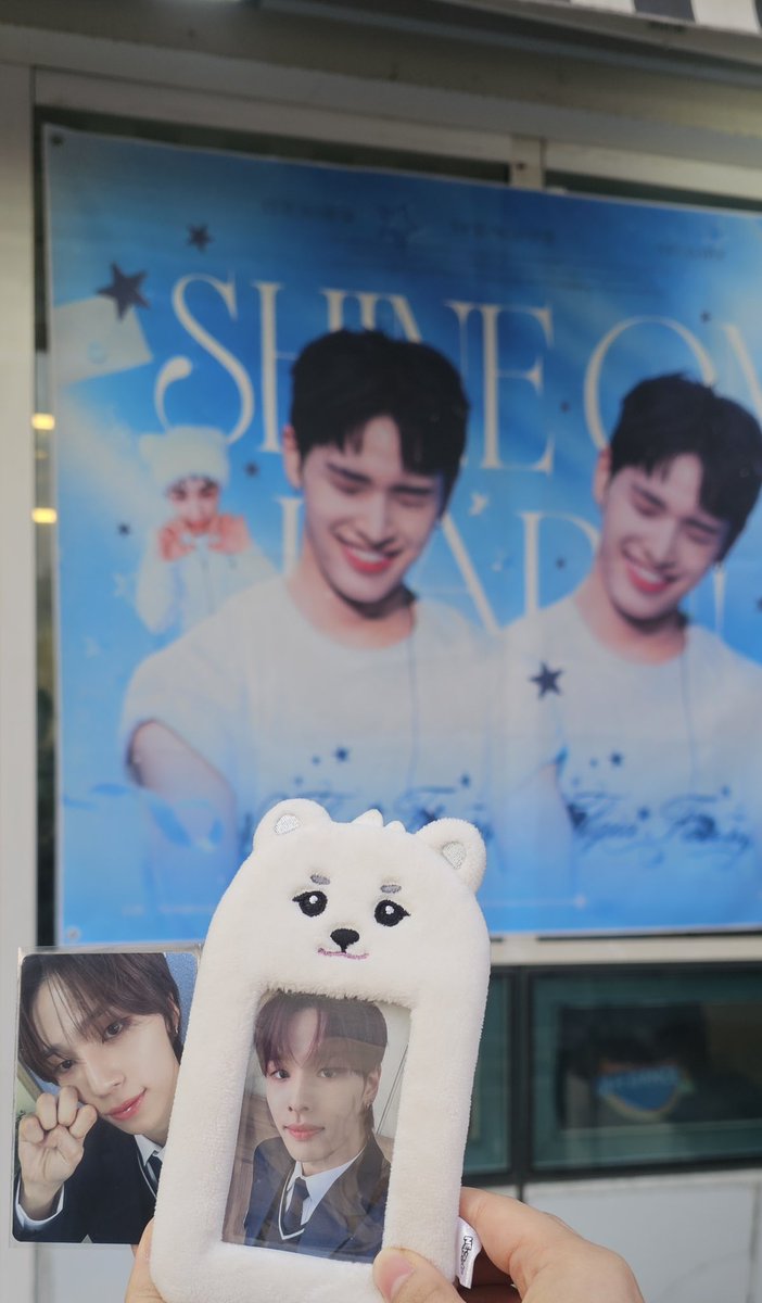 ridethegeonie's tweet image. 샤인온하루에서 하루 생일 축하하고 왔어요~
하루야 다시 한번 생일 축하해 🐻‍❄️🐶💙
너무너무 예쁜 생일카페 감사합니다!!

#HAPPY_HARU_DAY
#SHINE_ON_HARU
#하루가_빛나는_순간 
#NEXZ #하루 #ネクスジ #ハル