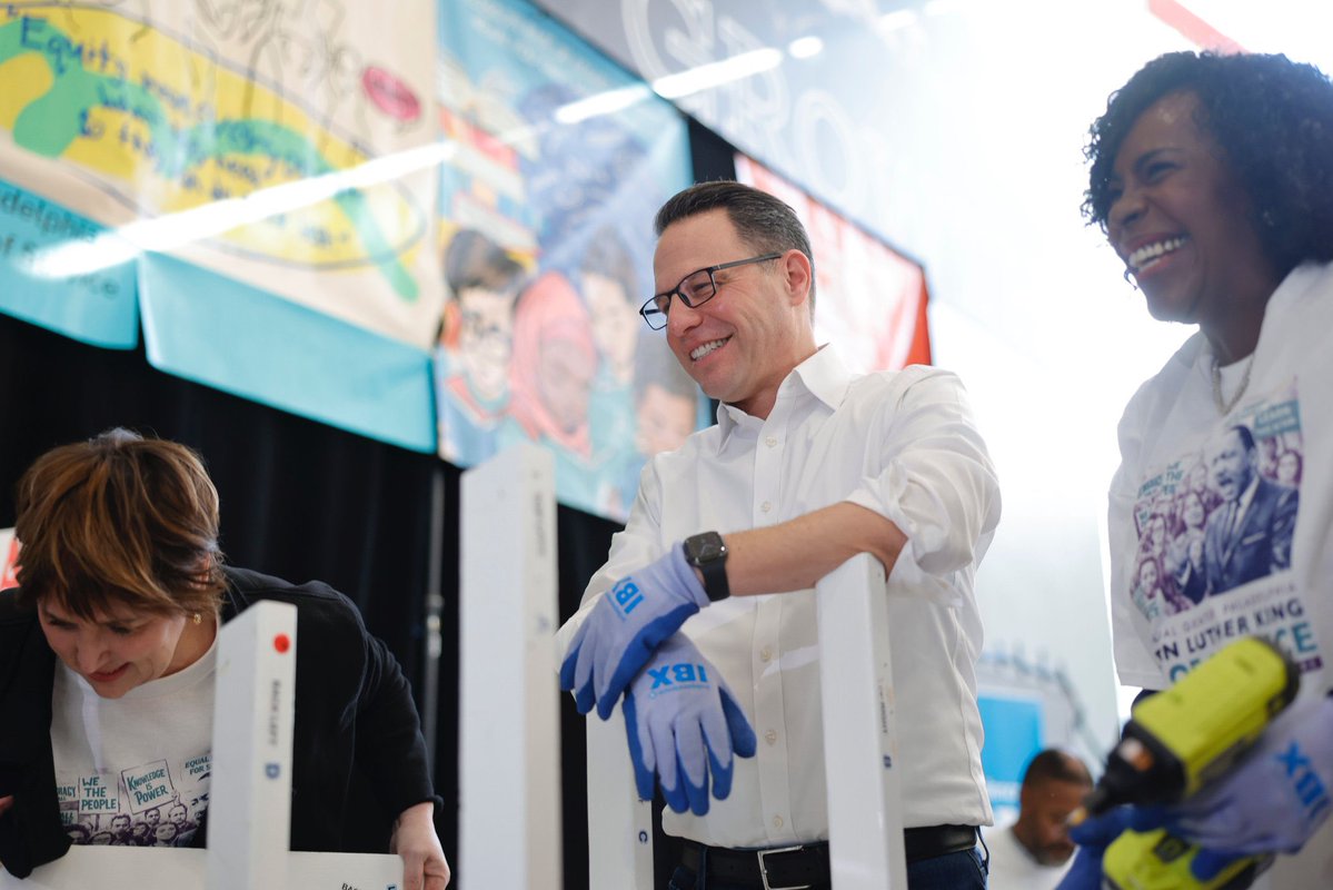 realdealtransam's tweet image. Pennsylvanians should never ever forget that everything @GovernorShapiro does isn’t about Pennsylvania but is all totally about @JoshShapiroPA