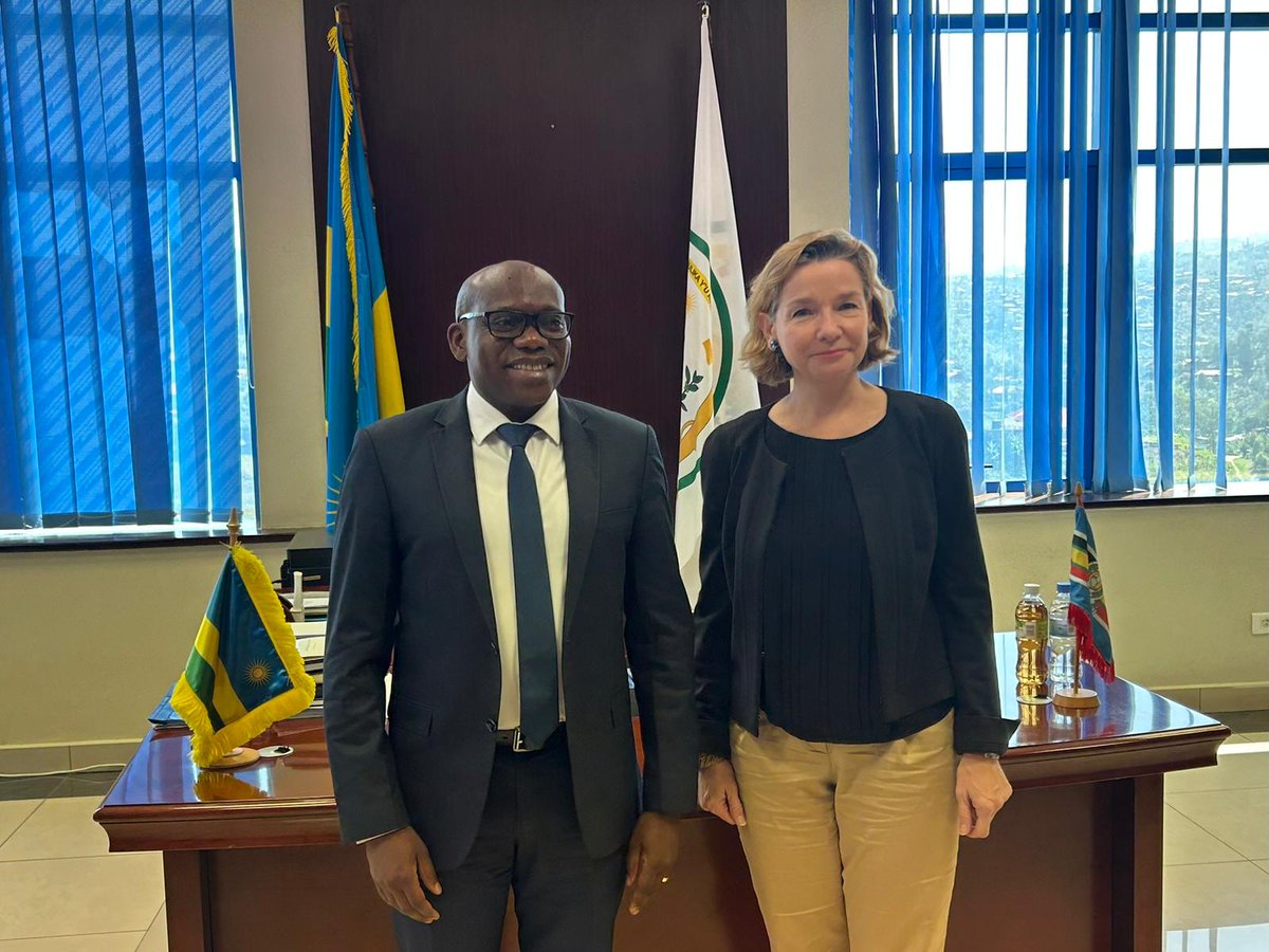 AurelieRG's tweet photo. In beautiful Karongi for two days : meeting with authorities @RwandaWest,@KarongiDistr , visit of Rwanda Polytechnic @RwandaPolytec Karongi college supported by @AFD_France . TVET is a priority of @ambafrancerwa #FranceRwanda https://t.co/TJPK1p5GMM