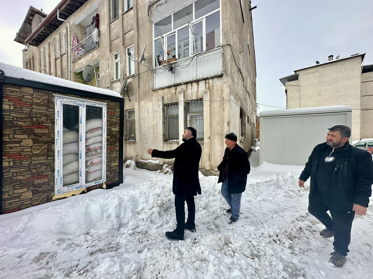 İlçe Başkanımız Sayın Salim Akyüz, kentsel dönüşüm kapsamında konteynerlere taşınan esnaflarımızı ziyaret ederek hayırlı ve bereketli kazançlar diledi. 
<a href="/akpartimalatya/">AK Parti Malatya</a>