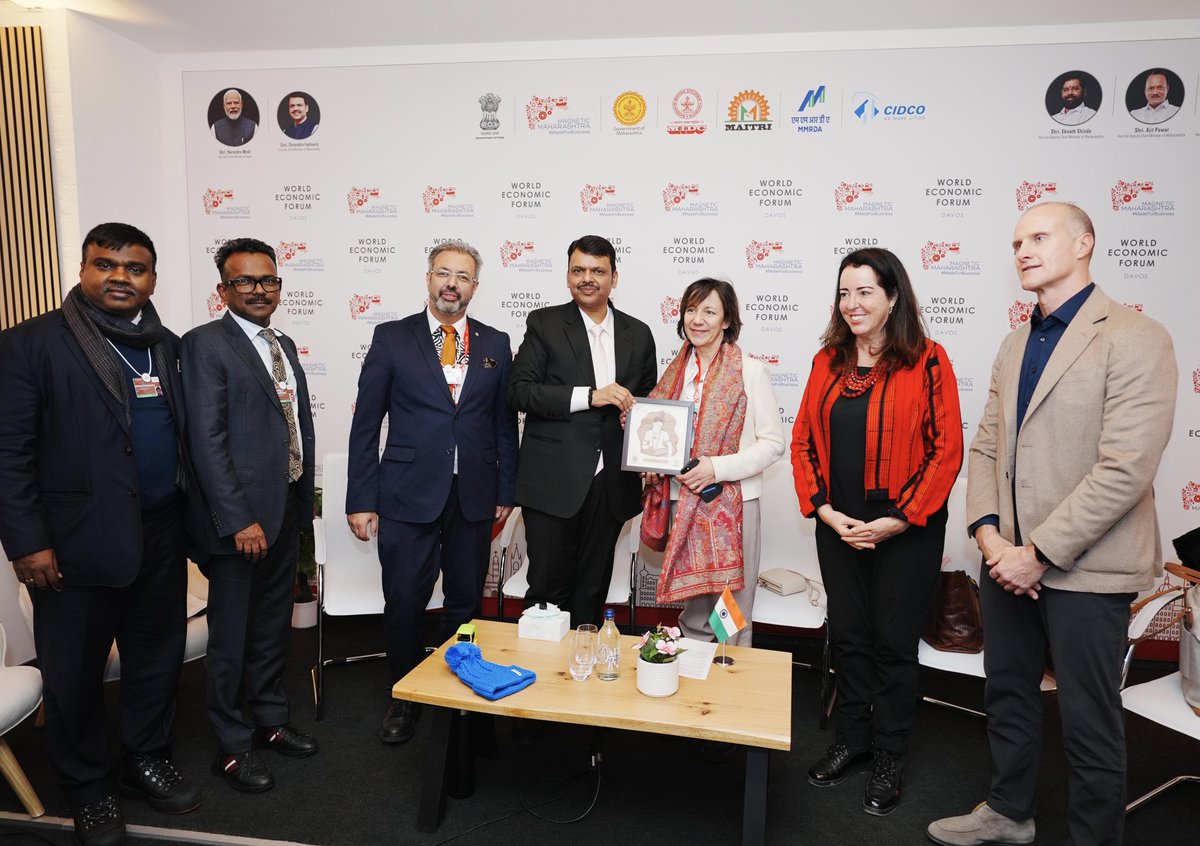 Dev_Fadnavis's tweet photo. It was a pleasure connecting with Ambassador Andrea Rauber Saxer, Head of the Bilateral Economic Relations (SECO), Ms. Maya Tissafi, Ambassador of Switzerland to India and Mr. Nik Gugger, Member of the Foreign Affairs Committee and President of the Swiss–Indian Parliamentary Friendship Group, at WEF 2026 in Davos.

Maharashtra and Switzerland share a strong economic partnership, with the state a preferred destination for Swiss investment. Discussions focused on leveraging the EFTA–India framework to ease operations and expand collaboration in advanced engineering and innovation.

22-1-2026📍Davos, Switzerland.

@SECO_CH @SwissAmbIND @NikGugger @wef
#WEF26 #MahaAtDavos