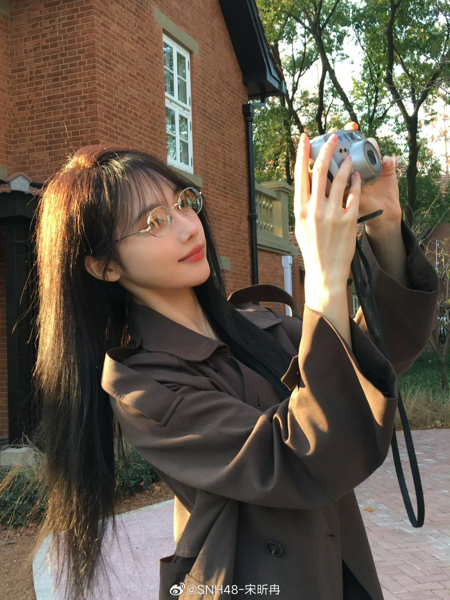 sxrxnzrxn's tweet image. 260123 송신란 웨이보

该怎么开口 最近是天冷了 还是想你了

#송신란 #宋昕冉 #SongXinran #SNH48