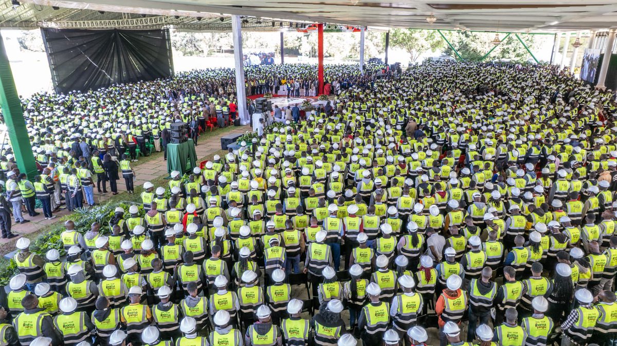 At first nikiqngalia hii picha nilidhani NI chupa za TUSKER 😄😄
who can save us from alcohol😄
<a href="/Dante_Detrixx/">WORLD 🌎 PUNDIT</a>