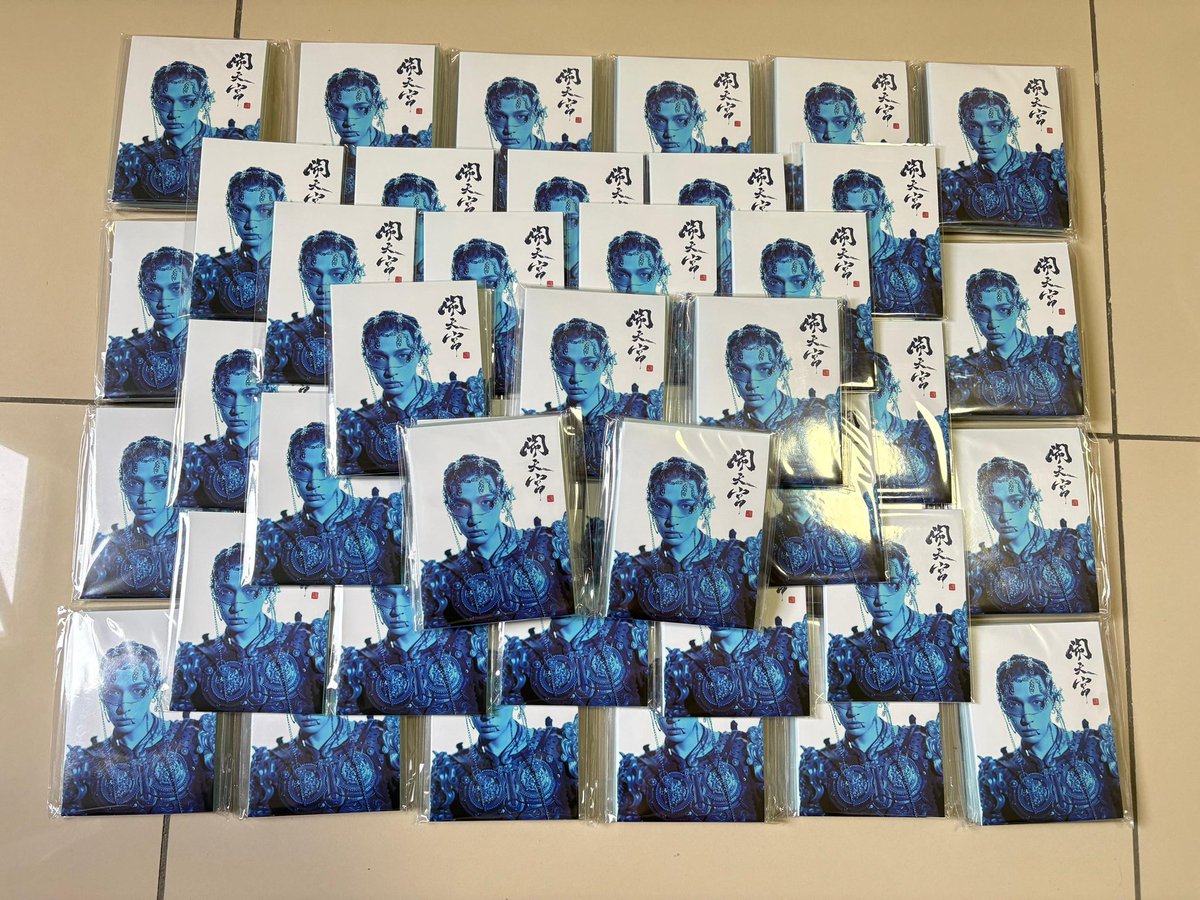 StayWithLAY520_MaLAYsia XBACK tweet media
