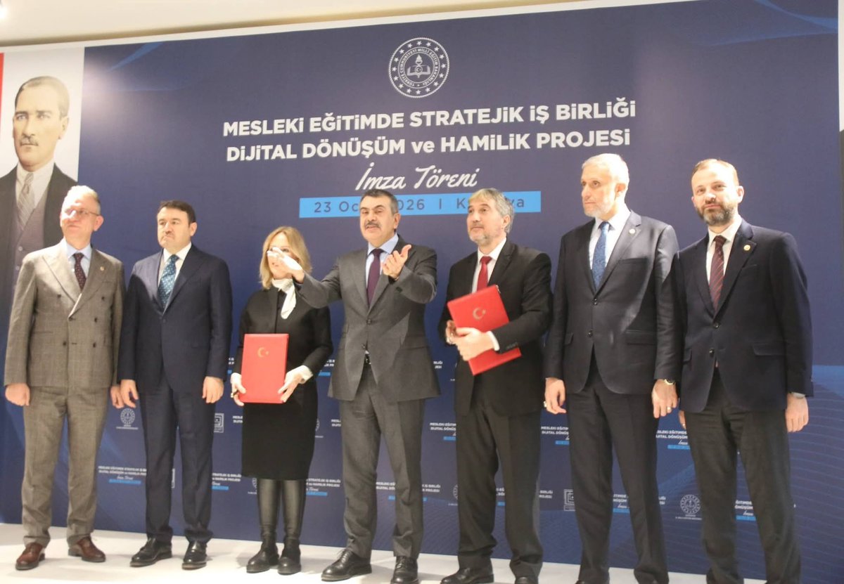 myilmaz2023's tweet photo. Millî Eğitim Müdürlüğümüzle
Ticaret ve Sanayi Odası arasında
“Mesleki Eğitimde Stratejik İş Birliği, Dijital Dönüşüm ve Hamilik Projesi” imza törene Sayın Bakanımız Yusuf Tekin teşrifte bulundular

İlgi destekleri için
Sayın Bakanımıza şükranlarımı sunuyorum
#meslekieğitimkütahya https://t.co/3BjVtAqUy3