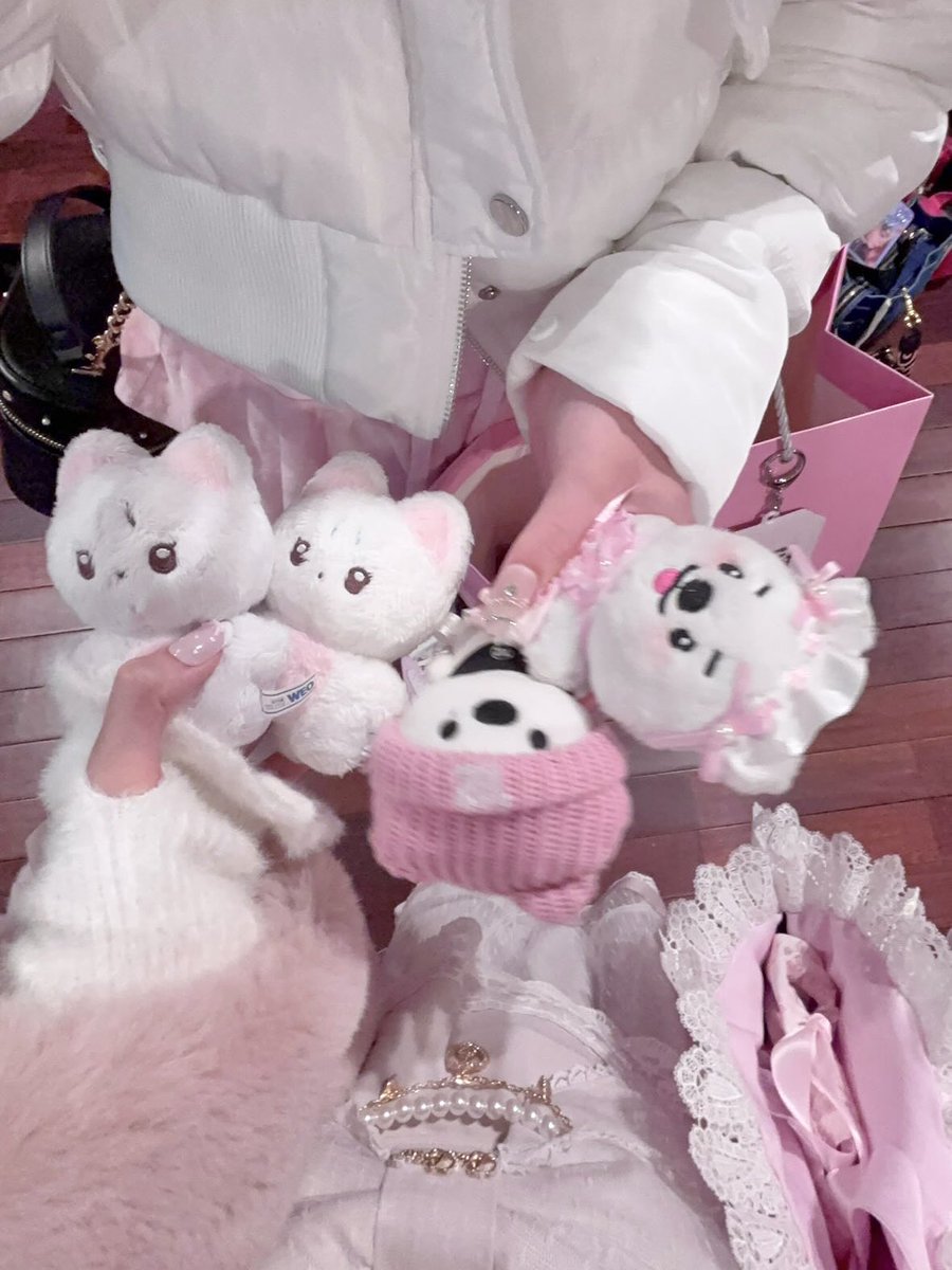 ᴀᴏɪ tweet media