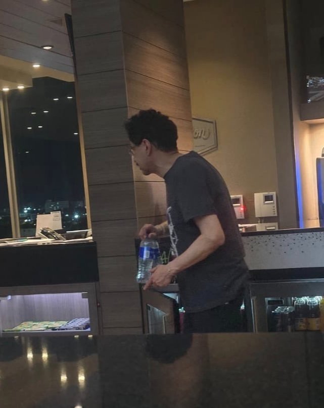 🇨🇴 🚨 🚨 🚨 URGENTE:

IVAN CEPEDA fue visto en el restaurante TERIYAKI de la ciudad de Barranquilla, Reunido con EUCLIDES TORRES. 

Que cree usted  que están planeando estos 2 personajes ❓