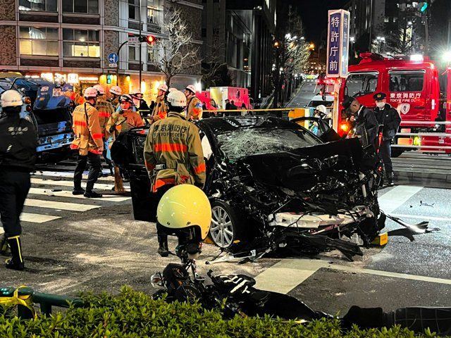 hasibiro_maga's tweet photo. 《高市早苗氏ショック》
「大物官僚2名」がグシャグシャの公用車の中に…
運転手が信号無視で死亡事故起こす、内閣府は「担当者が出払っている」
この2人は現在、日本成長戦略本部に所属する幹部官僚だということが、複数の関係者への取材でわかった。 https://t.co/LvgjJQfDL7