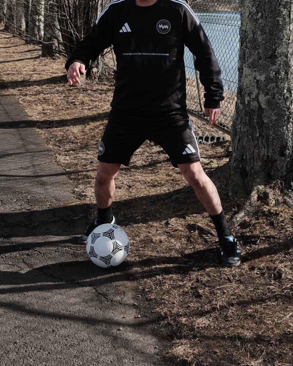 軽井沢カウズFCではサッカーを生涯スポーツと捉え、誰もがサッカーを楽しめる環境を作る為にセカンドチームとして

「Karuizawa Country Football Community」(軽井沢カントリーフットボールコミュニティ)

を発足します。
共に楽しみ、戦ってくれるメンバーを募集します⚽️🌲

docs.google.com/forms/d/e/1FAI…