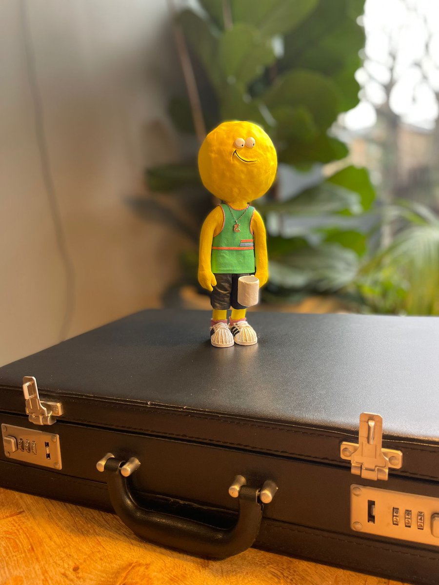 GMundo

Morning coffee time! 

When this gets to 500 likes we’ll show you what was in the case all along  💼