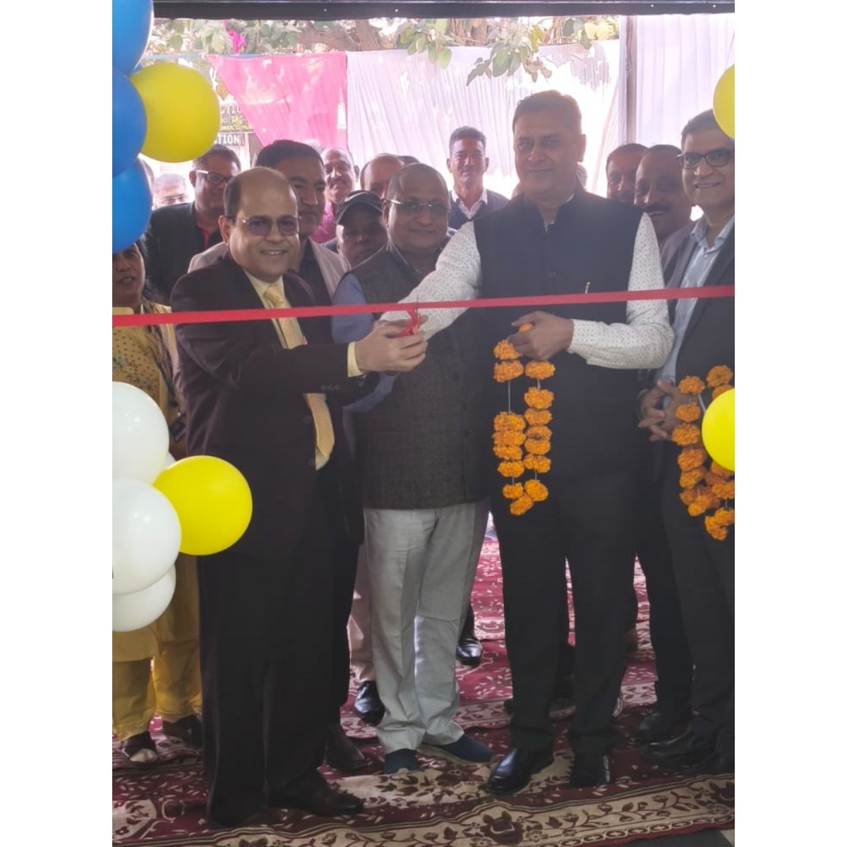 licmutual's tweet image. 📍Now in Jabalpur!
We’re pleased to announce the opening of our 52nd LIC Mutual Fund branch in Jabalpur, Madhya Pradesh! 
Guided by the vision of our MD &amp;amp; CEO, Mr. Ravi Kumar Jha, we continue to strengthen our presence to serve you better. 
#LICMutualFund #NewBranch #Jabalpur #MP