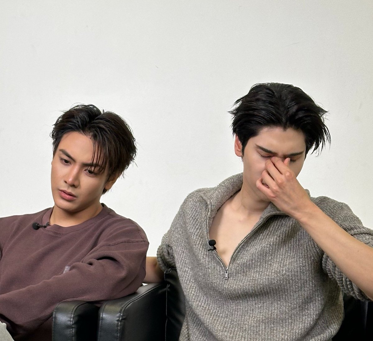 minminsjade's tweet image. how many things did they shoot in that one day cause everything coming out is in this same outfit???