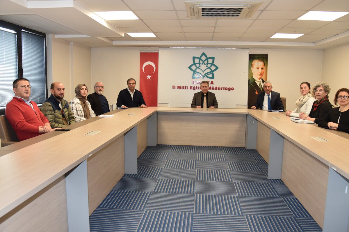 İl Milli Eğitim Müdürümüz Murat Yiğit’in başkanlığında, YEĞİTEK proje koordinatörlerinin kendi alanları hakkında sunum yaptıkları bir toplantı gerçekleştirilmiştir.

Müdürlüğümüz Toplantı Salonunda gerçekleştirilen toplantıya; İl Milli Eğitim Şube Müdürümüz Hüseyin Aslan ve