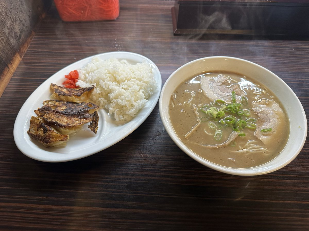 らくだ tweet media