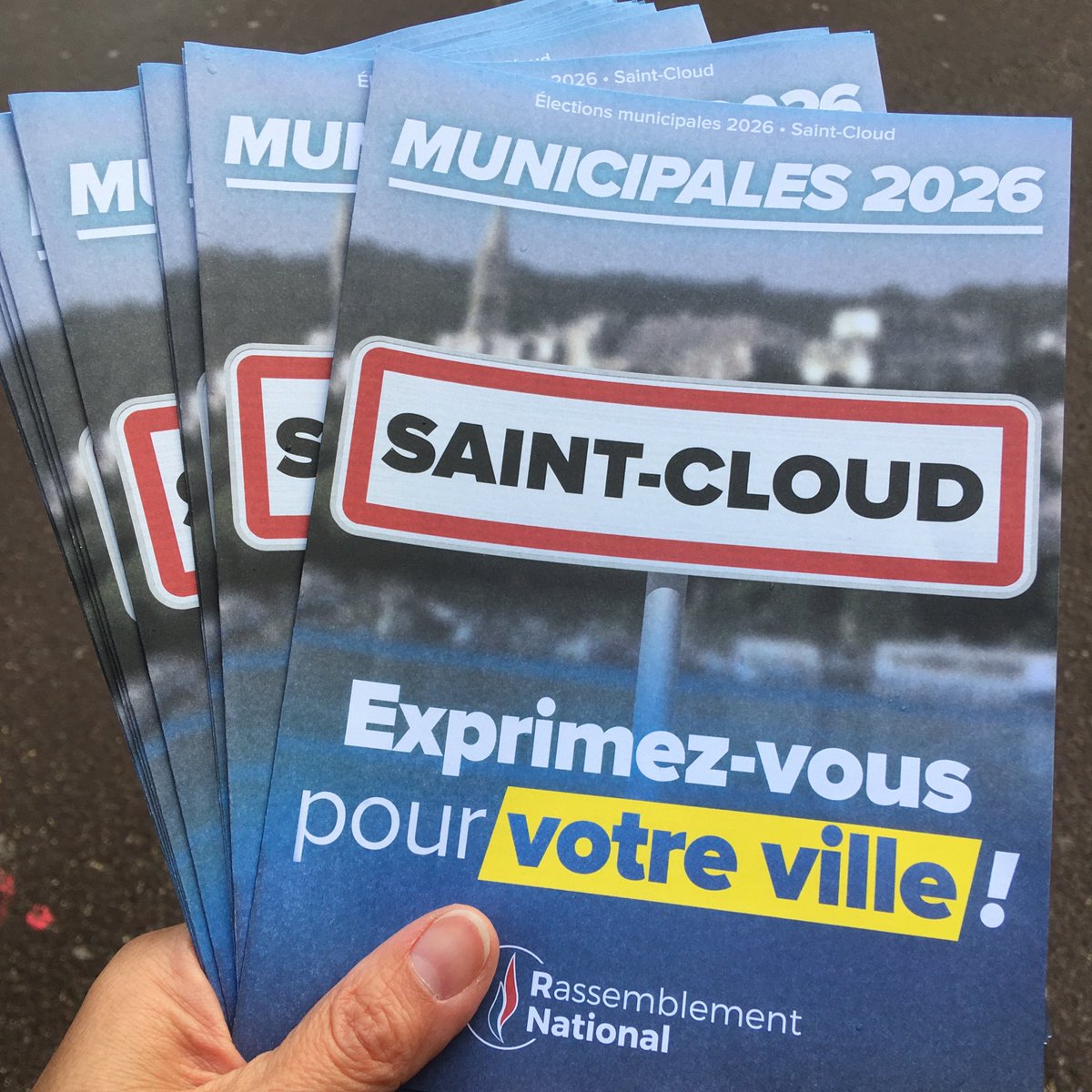 Changement de décor pour notre tractage de ce matin à <a href="/VilleSaintCloud/">Ville de Saint-Cloud</a> 

Des échanges chaleureux malgré la pluie.

Clodoaldiens, vous avez votre mot à dire !

Rejoignez-nous pour les #municipales2026
#saintcloud
