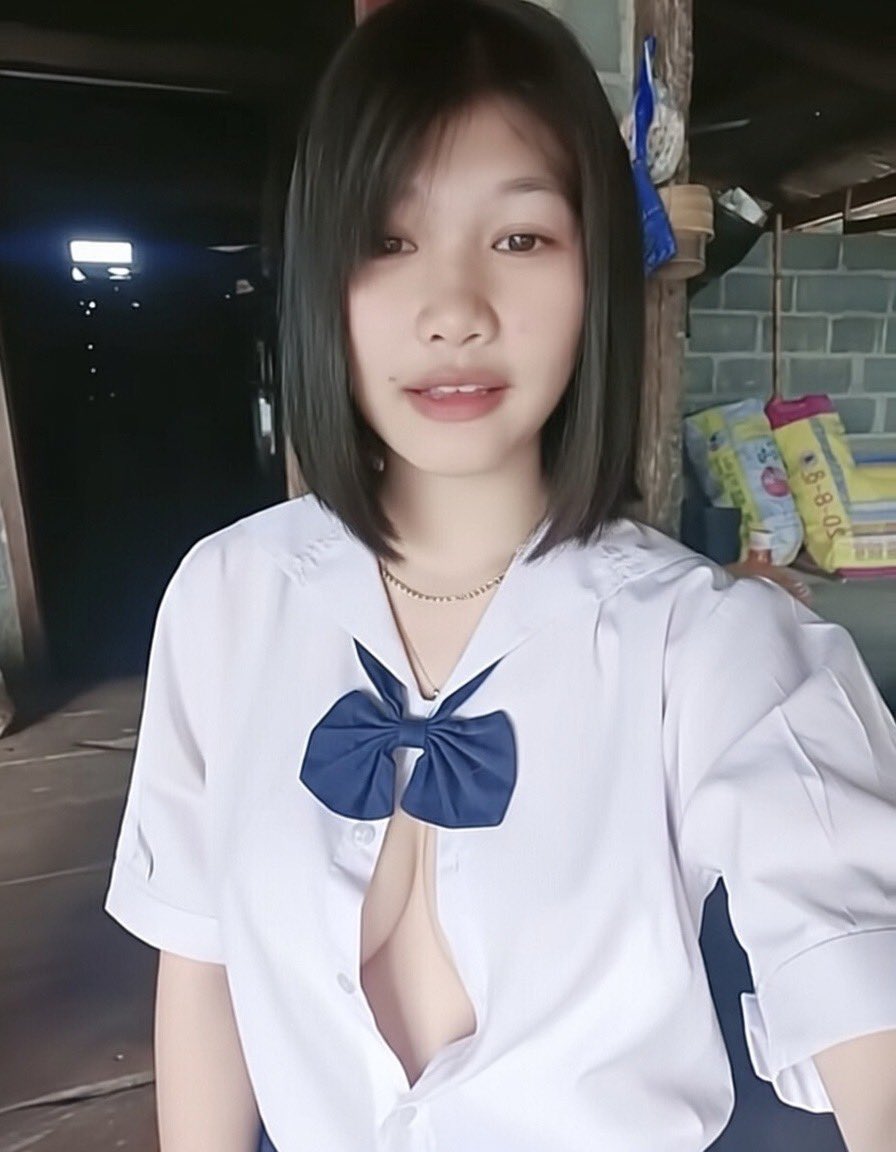 zrotx222's tweet photo. กระดุมมันหลวมอ่ะพี่บาส😝😝💦💦 https://t.co/Fu5fX9V48z
