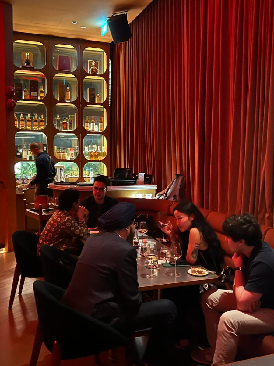 Our Singapore dinner is officially done 🍽️🇸🇬

We hosted the first small gathering in Singapore with around 20 people joining us in person. The appetite for subscriptions and new growth levers here is very real.

Thanks to everyone who came!
