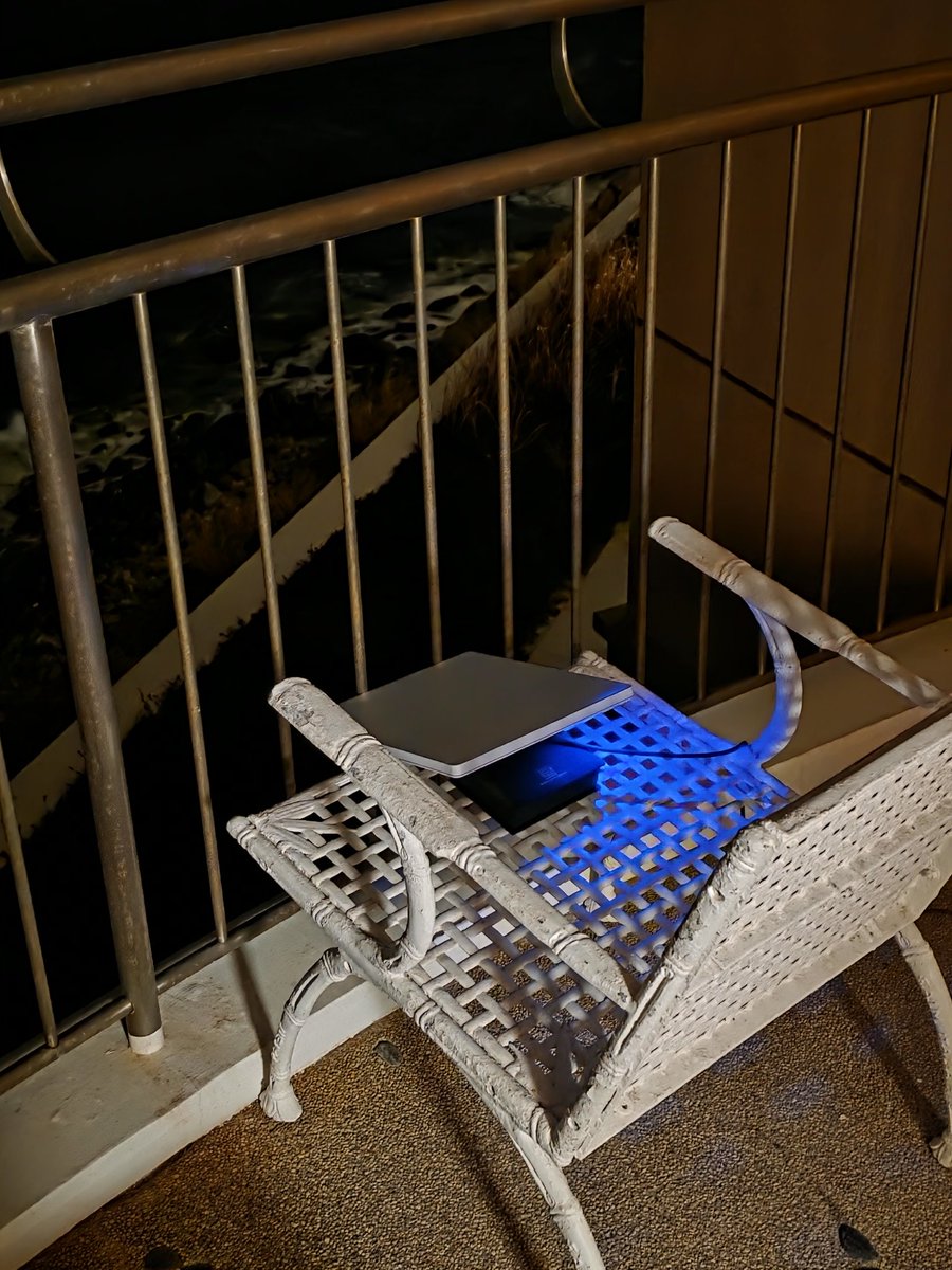 ginn_gami's tweet photo. 旅行先で、電波が弱かったのでStarlink mini を設置。
バカ快適、、

#starlink
#スターリンク https://t.co/Oce4k3xHKY