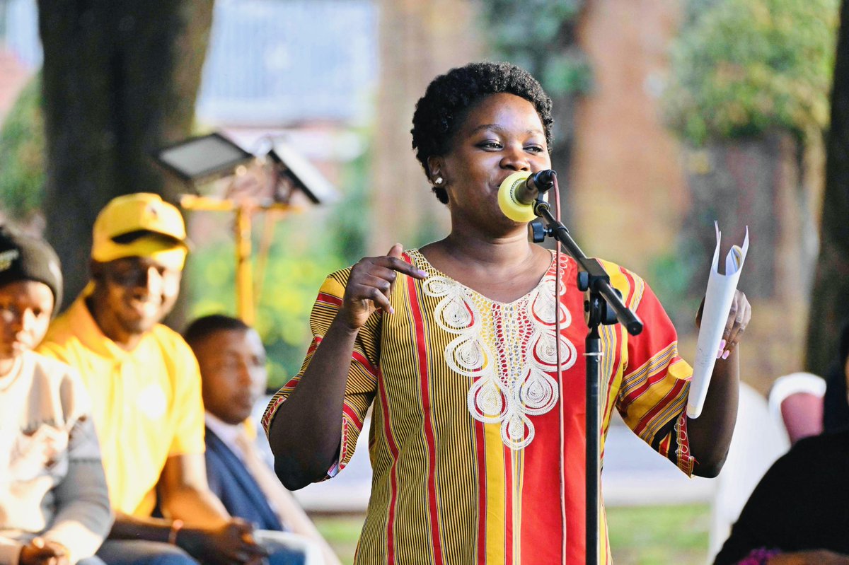 Amiyo Judith Laura tweet media