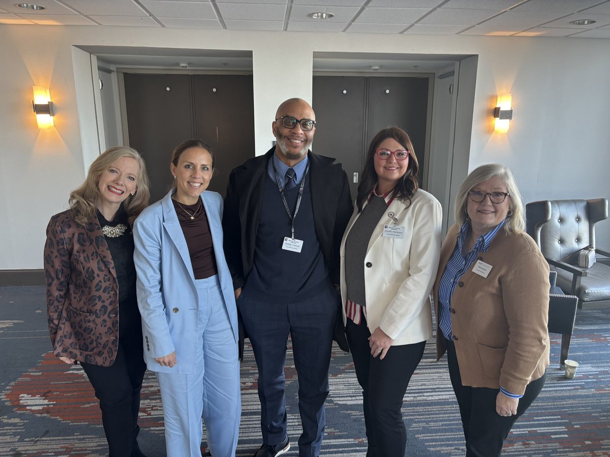 Amy Y. Gayle tweet media