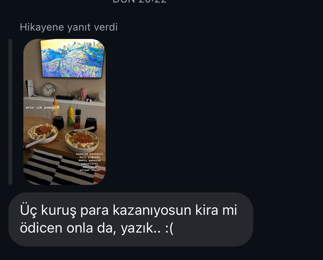 sinemzdn's tweet photo. insanların komiklik gebertiyo beni evin ilk yemeği hikayesine bunu yazmak nasıl bişi https://t.co/ga7Or6dvM9