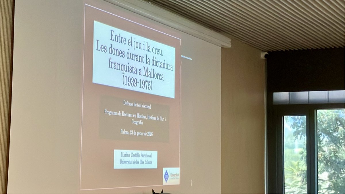 ClaretVives's tweet photo. Defensa de la tesi “Entre el jou i la creu. Les dones durant la dictadura franquista a Mallorca (1939-1975)” by @MarinaCastilloF (@UIBuniversitat) dirigida per David Ginard &amp; Sebastià Serra, jutjada per @yemtwit @QBru &amp; Antoni Marimon https://t.co/Q90bdjAIZC
