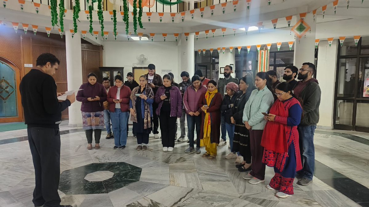 📢 राष्ट्रीय मतदाता दिवस 2026
संस्थान में राष्ट्रीय मतदाता दिवस के अवसर पर शपथ ग्रहण समारोह का आयोजन किया गया। सभी अधिकारियों/कर्मचारियों ने लोकतंत्र को सशक्त बनाने हेतु अपने मताधिकार के प्रति प्रतिबद्धता दोहराई। 🇮🇳
#NVD2026 #NationalVoterDay #SVEEP #StrongDemocracy <a href="/FCI_India/">Food Corporation of India</a>