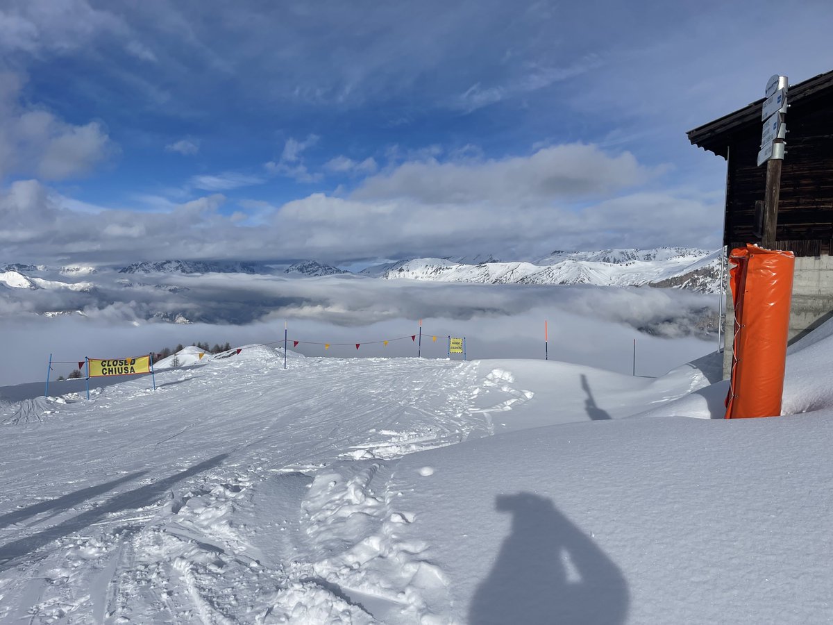 Ianjsmith2's tweet photo. Above the clouds in Sauze d’Oulx https://t.co/Rnf26tkaqS