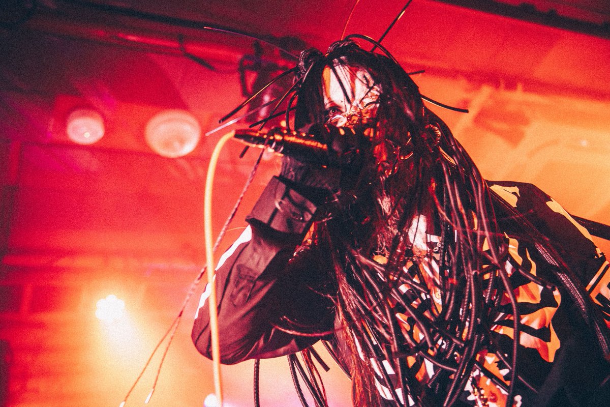 たまにやりたくなるこれ

#絵と描いた人
#イラストと描いた人 