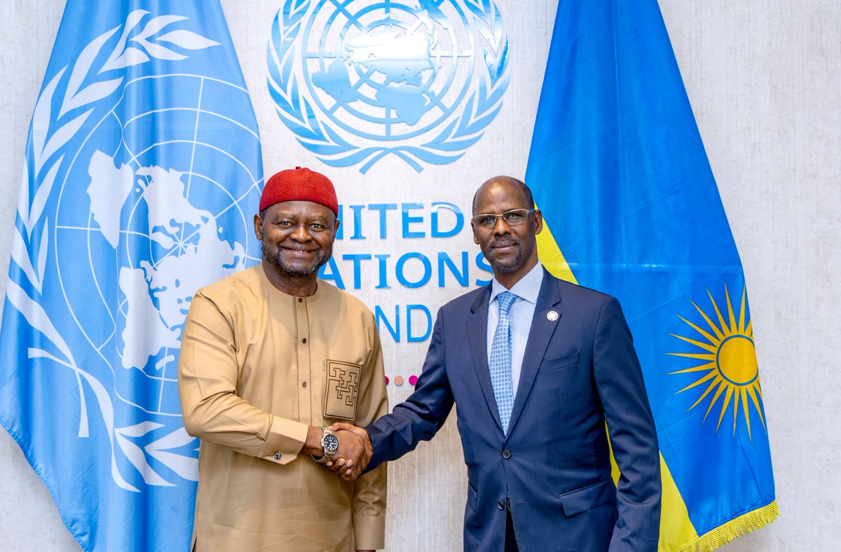Today, the <a href="/FAORwanda/">FAO in Rwanda</a> Representative, @Awdahir, held an introductory meeting with the <a href="/UNRwanda/">UN Rwanda</a> Resident Coordinator, <a href="/ozonnia/">Ozonnia Ojielo</a>, to exchange perspectives, discuss shared priorities, and reaffirm a commitment to advancing sustainable #AgrifoodSystems.

#SDGs