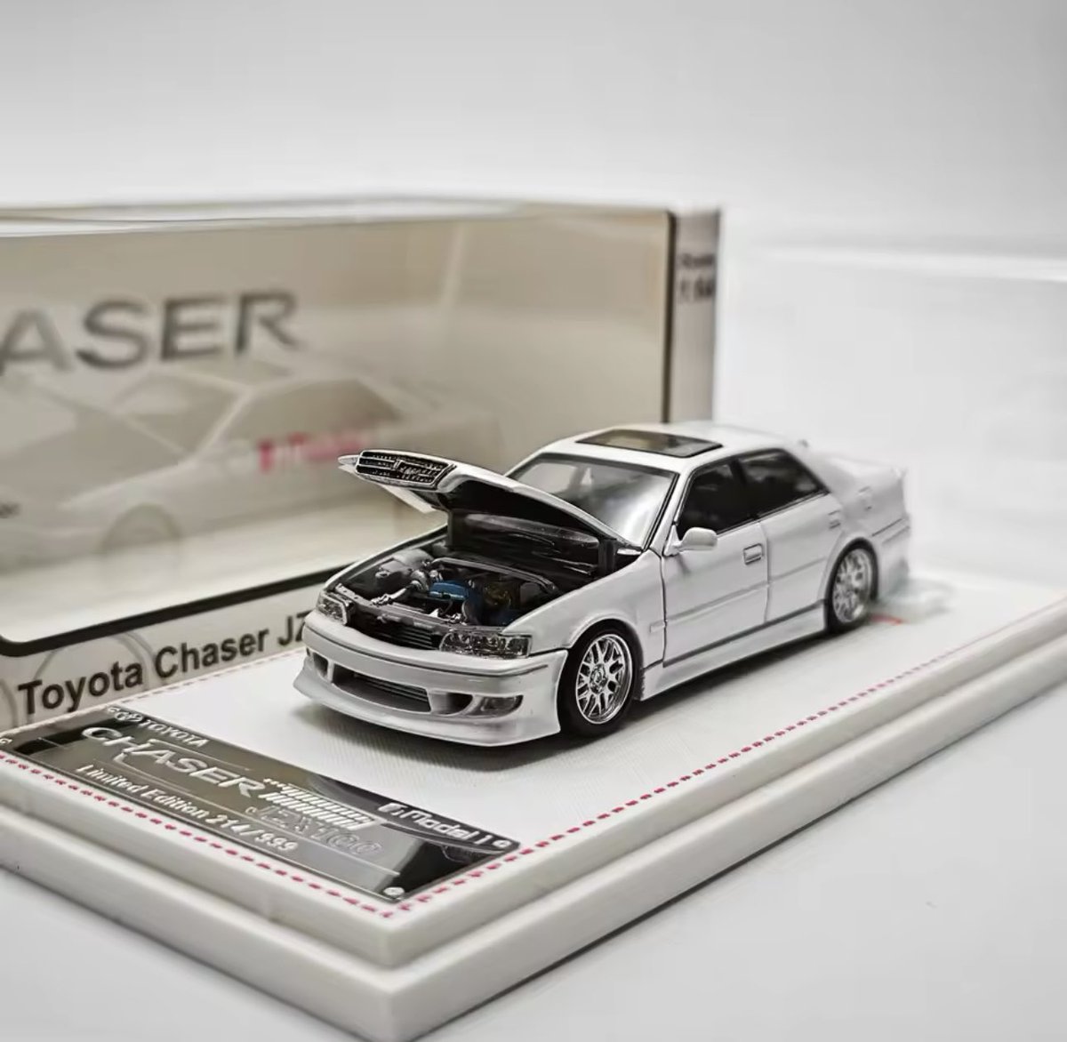 このミニカーはMODEL1×FHの1/64トヨタチェイサーJZX100のダイキャスト