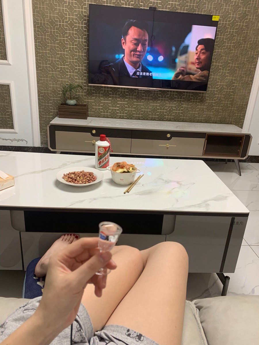 微醺的女人惹人爱   
酒虽好 不贪杯 https://t.co/Nf8WVb4QgH