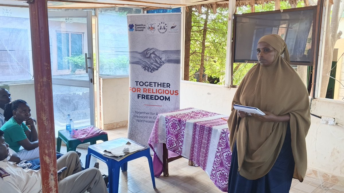KECOSCE's tweet photo. @KECOSCE with the support of #TOFORB project and @SFCG_Kenya convened a follow-up coalition-building workshop uniting sub-county security teams, peace committee members, religious leaders & youth actors to strengthen collaboration in preventing conflict, human rights & FoRB violations in Madogo.
Faith leaders shared how 8+ barazas in Madogo & Bangale reached 400+ youths & citizens on crime prevention, SGBV & resource-based conflicts. Business partners supported resilience by employing 50+ vulnerable youths.
Ustadhas led community engagements in collaboration with state actors that contributed to voluntary disarmament, with 12 illegal firearms surrendered, and provided counseling & sensitization to 137 teenagers on early marriages & teenage pregnancies—creating safe spaces for girls to voice drivers of violence.
Participants agreed to form a structured coalition guided by a ToR, establishing youth, women & religious working groups with clear leadership & a shared workplan.
@KeshoAlliance @SFCG_Kenya @MUHURIkenya