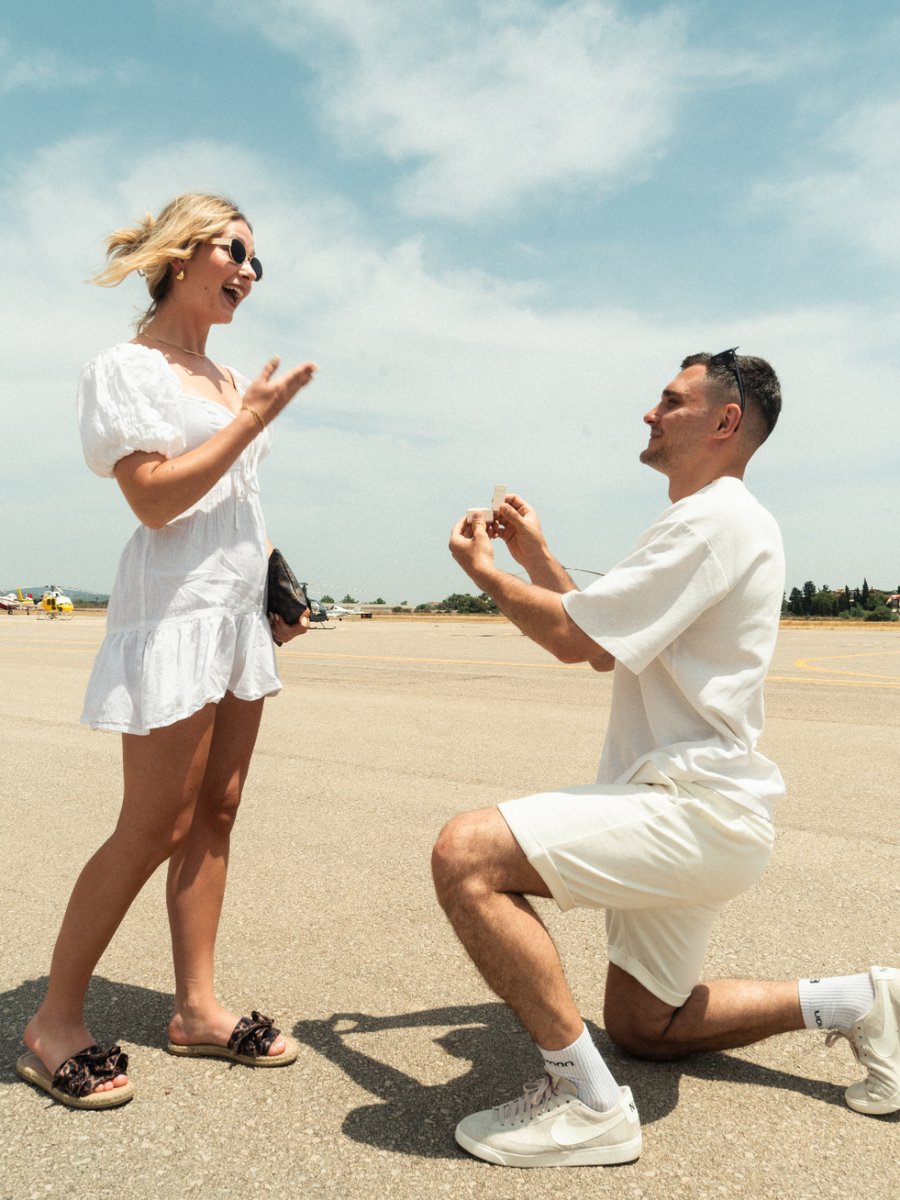 TheHeliCentre's tweet image. 𝟮𝟮 𝗱𝗮𝘆𝘀 to Valentine's Day ❤️
Would you like to join our merry band of people who've 𝙥𝙤𝙥𝙥𝙚𝙙 the question at 1,000 feet?! 💍 
Send us a DM / WhatsApp (+34 638 60 31 97) 👩‍❤️‍👨
↘️ thehelicoptercentre.com/service/tours

#valentinesday #valentinesgift #popthequestion #helicoptermallorca